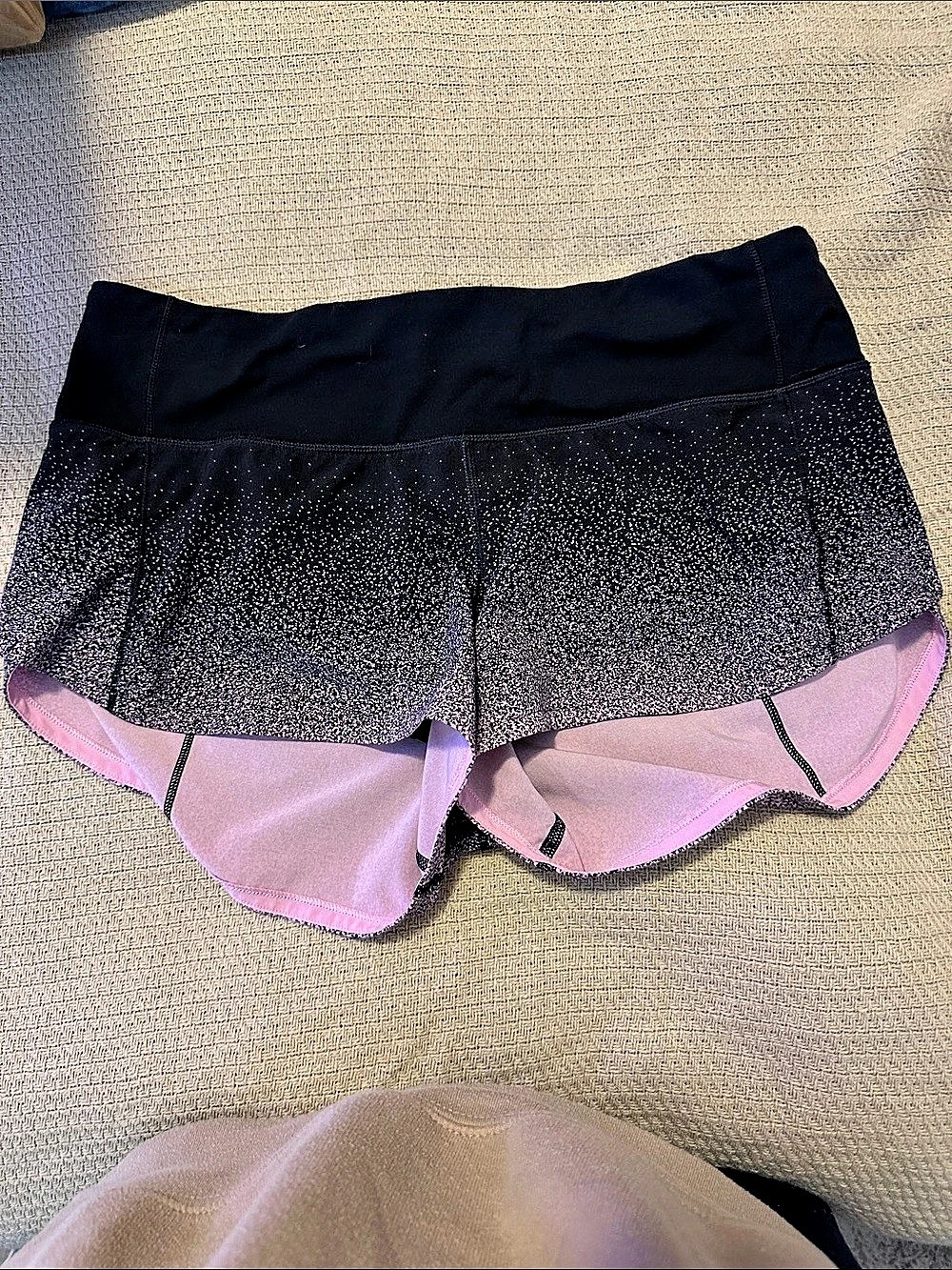 lululemon Speed Up Short 4" Black & Pink Size 4
